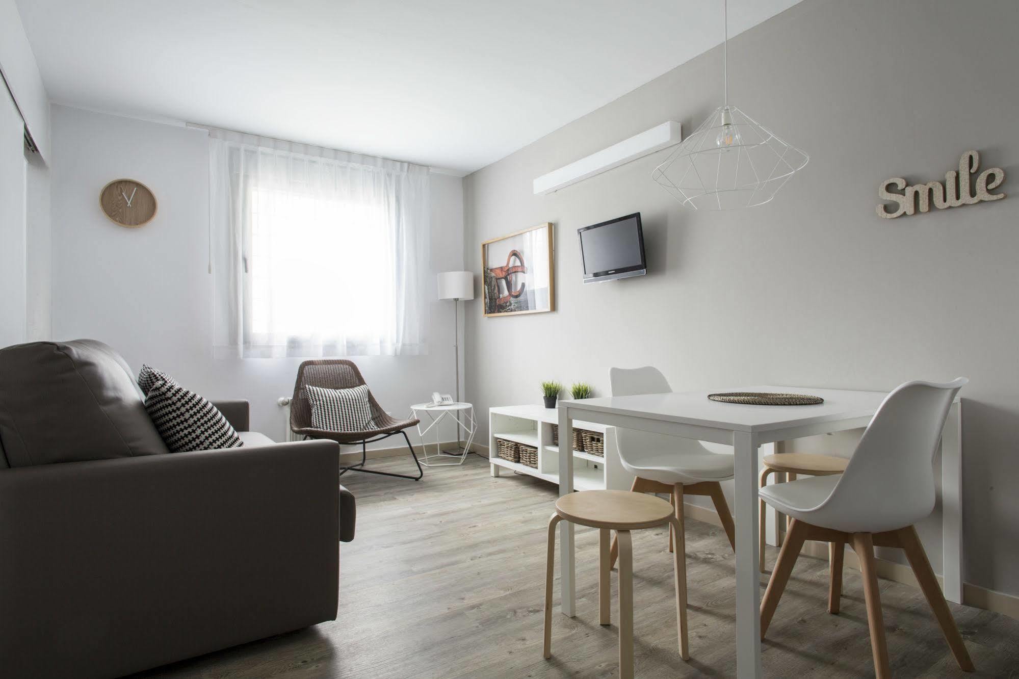 Residencia Universitaria Resa Manuel Agud Querol San Sebastian Bagian luar foto