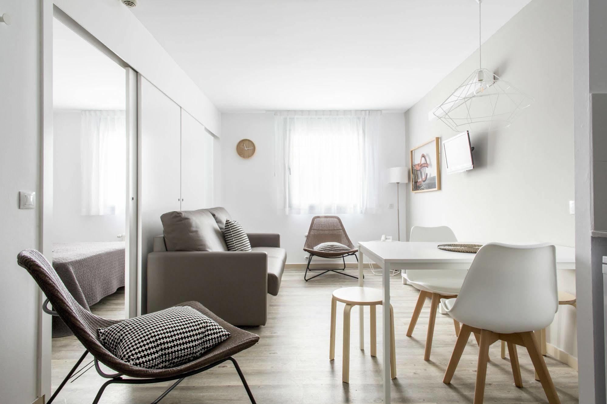 Residencia Universitaria Resa Manuel Agud Querol San Sebastian Bagian luar foto